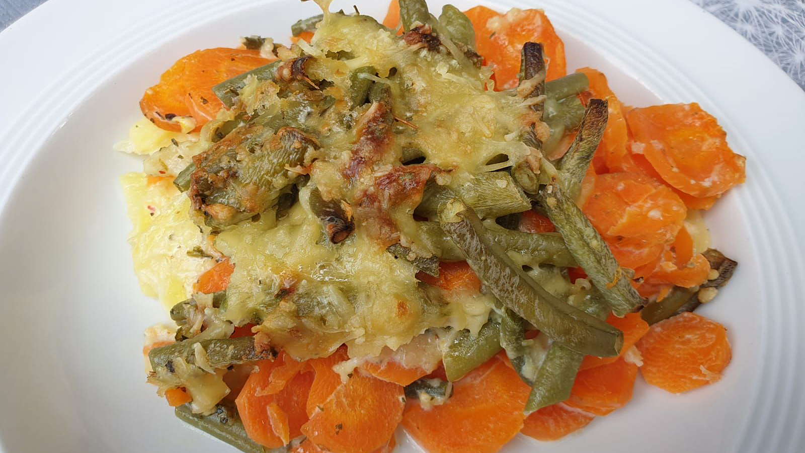 Karotten Kartoffel Bohnen Gratin - DEATER Karotten Kartoffel Bohnen Gratin - DEATER